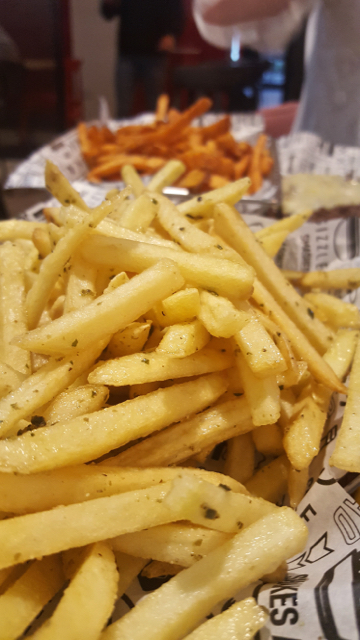 fries with garlic and olive oil